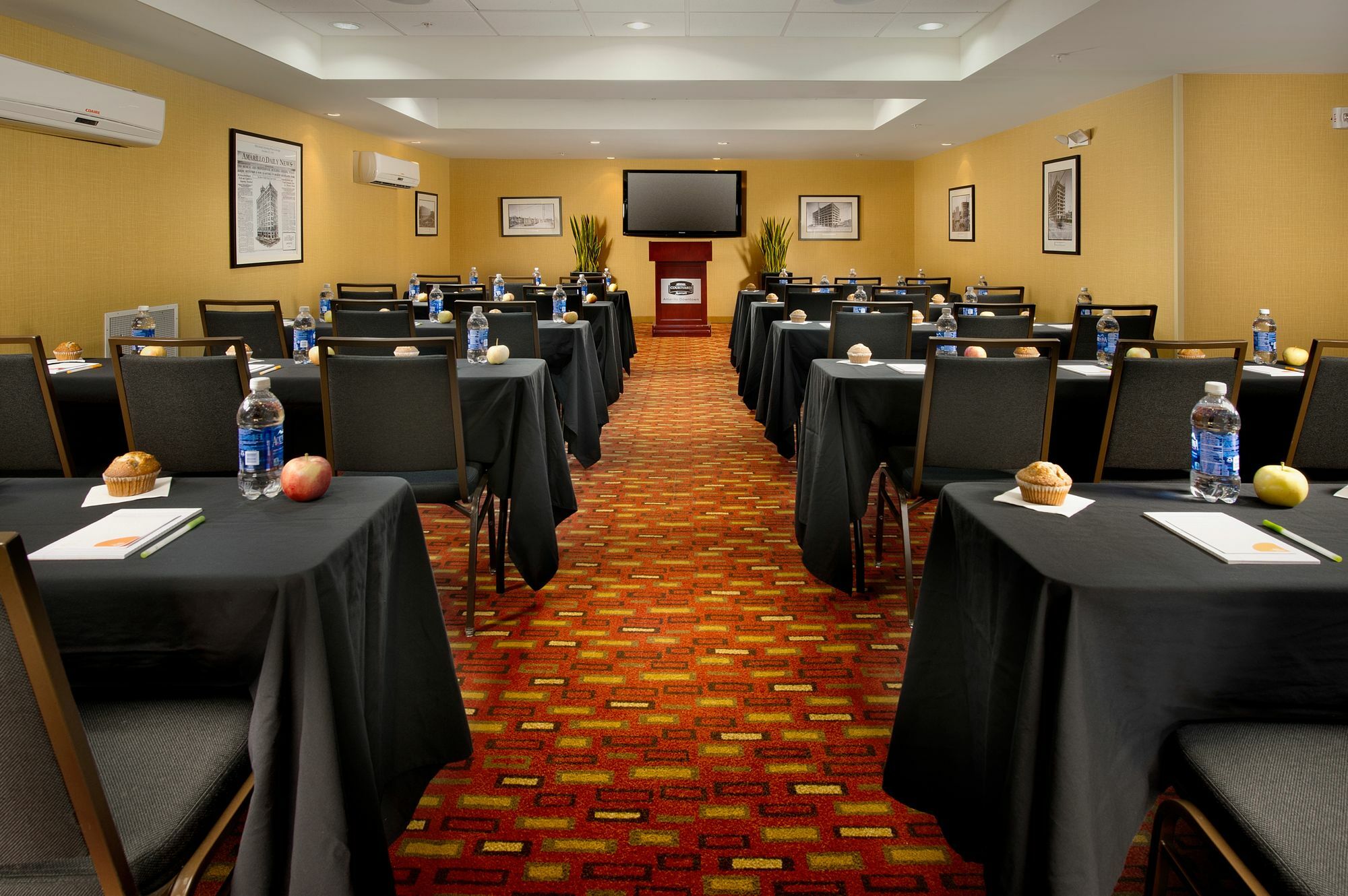 Courtyard By Marriott Amarillo Downtown Hotel Exterior photo